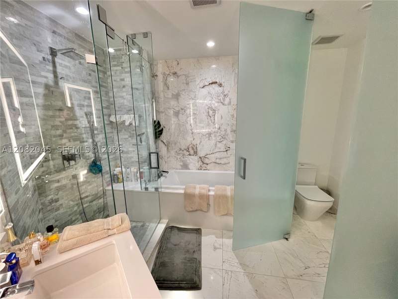 1 bedroom Condominium at 851 NE 1st Ave 2605, Paramount Miami Worldcent, Miami — photo 2
