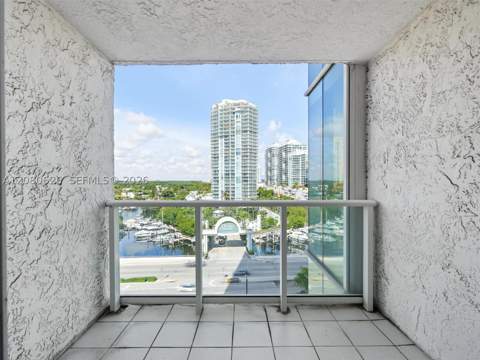 16445 Collins Ave 828, Sunny Isles Beach FL - photo 16 of 41