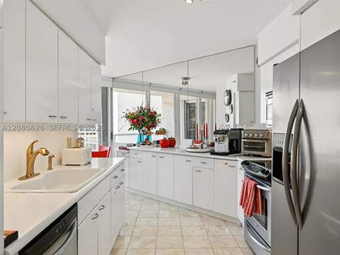 16445 Collins Ave 828, Sunny Isles Beach FL - photo 7 of 41