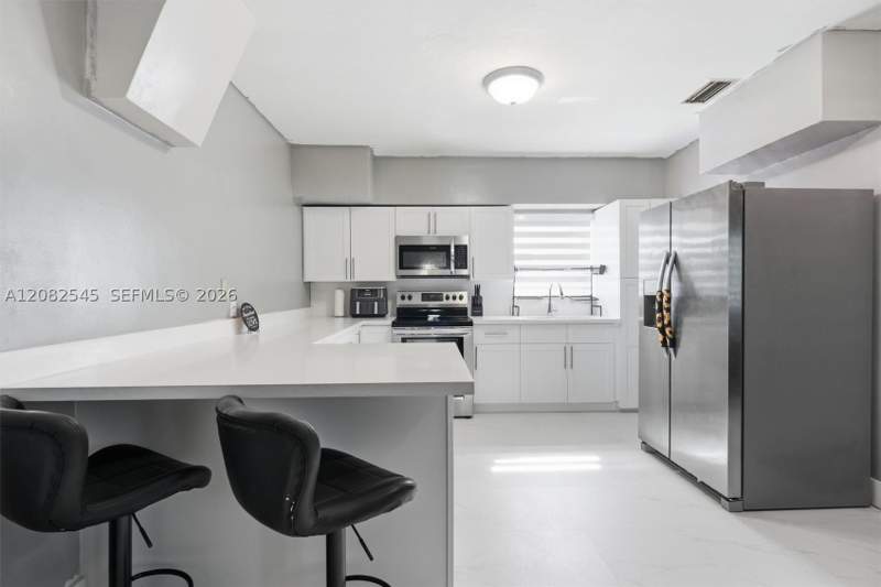 3 bedroom SingleFamilyResidence at 19801 NE 1st Ave, Third Addn To Sierra, Miami Gardens — photo 4