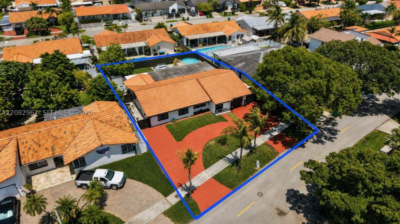3 bedroom SingleFamilyResidence at 9831 SW 4th St, West Garden Sub 1st Addn, Miami — photo 4