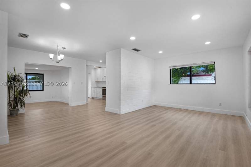 4 bedroom SingleFamilyResidence at 12010 SW 177th Ter, So Miami Heights Manor, Miami — photo 3