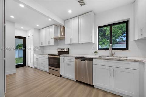 12010 SW 177th Ter, Miami FL - photo 7 of 37