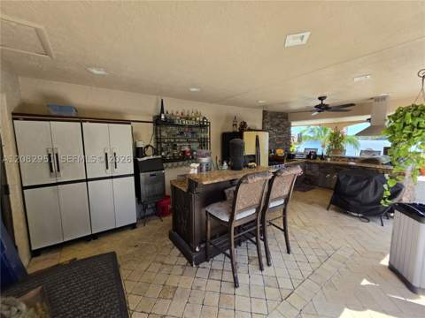 8450 NW 178th St, Hialeah FL - photo 10 of 82