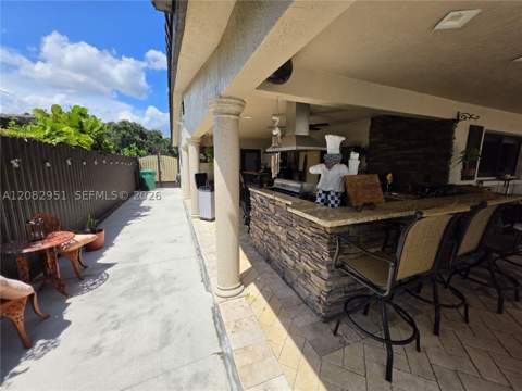8450 NW 178th St, Hialeah FL - photo 13 of 82