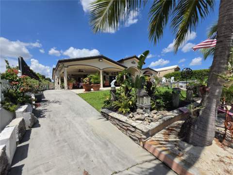 8450 NW 178th St, Hialeah FL - photo 16 of 82