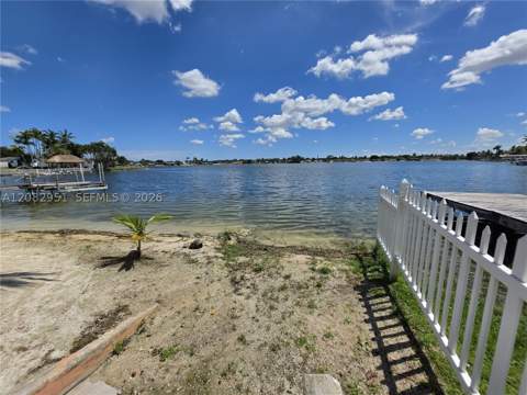 8450 NW 178th St, Hialeah FL - photo 17 of 82