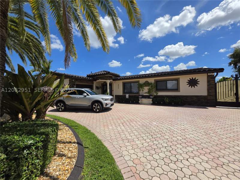 4 bedroom SingleFamilyResidence at 8450 NW 178th St, Palm Springs North Sec T, Hialeah — photo 4