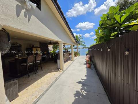 8450 NW 178th St, Hialeah FL - photo 8 of 82
