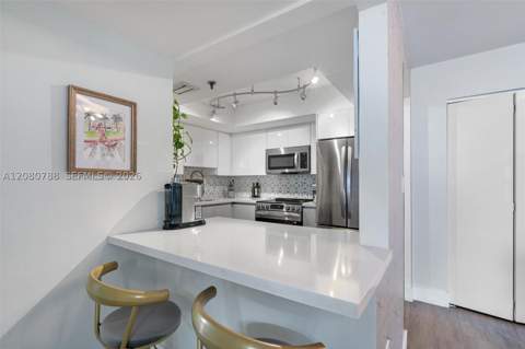 1775 Washington Ave 6E, Miami Beach FL - photo 13 of 34