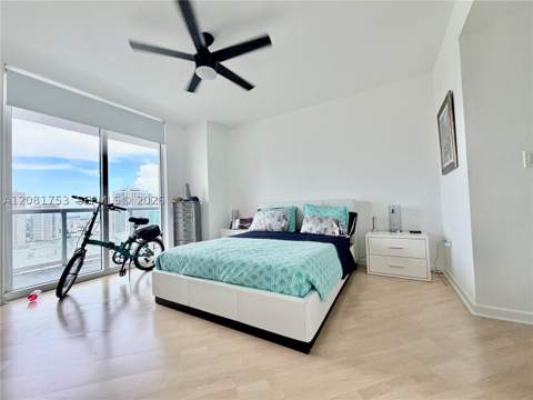 50 Biscayne Blvd 3211, Miami FL - photo 9 of 36