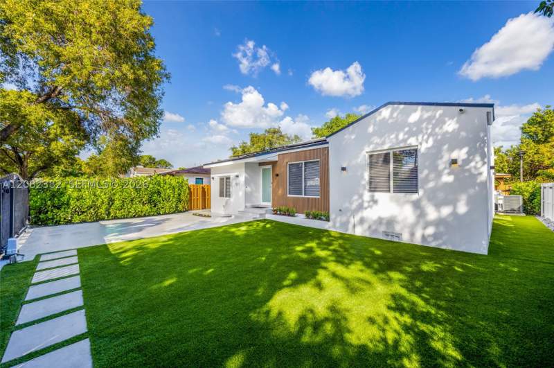 5 bedroom SingleFamilyResidence at 511 NW 48th St, Bay Vista Park Amd Pl, Miami — photo 3