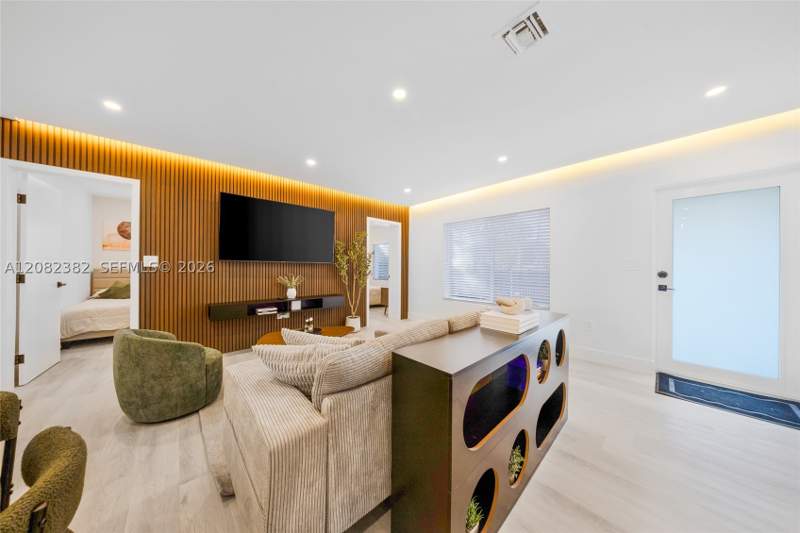 5 bedroom SingleFamilyResidence at 511 NW 48th St, Bay Vista Park Amd Pl, Miami — photo 5