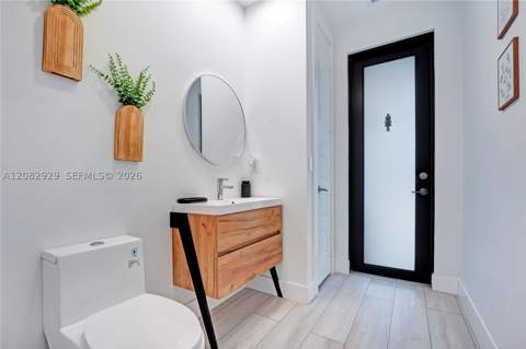 8981 NW 161st Ter, Miami Lakes FL - photo 10 of 70