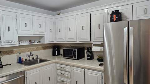 2450 NE 135th St 102, North Miami FL - photo 8 of 21