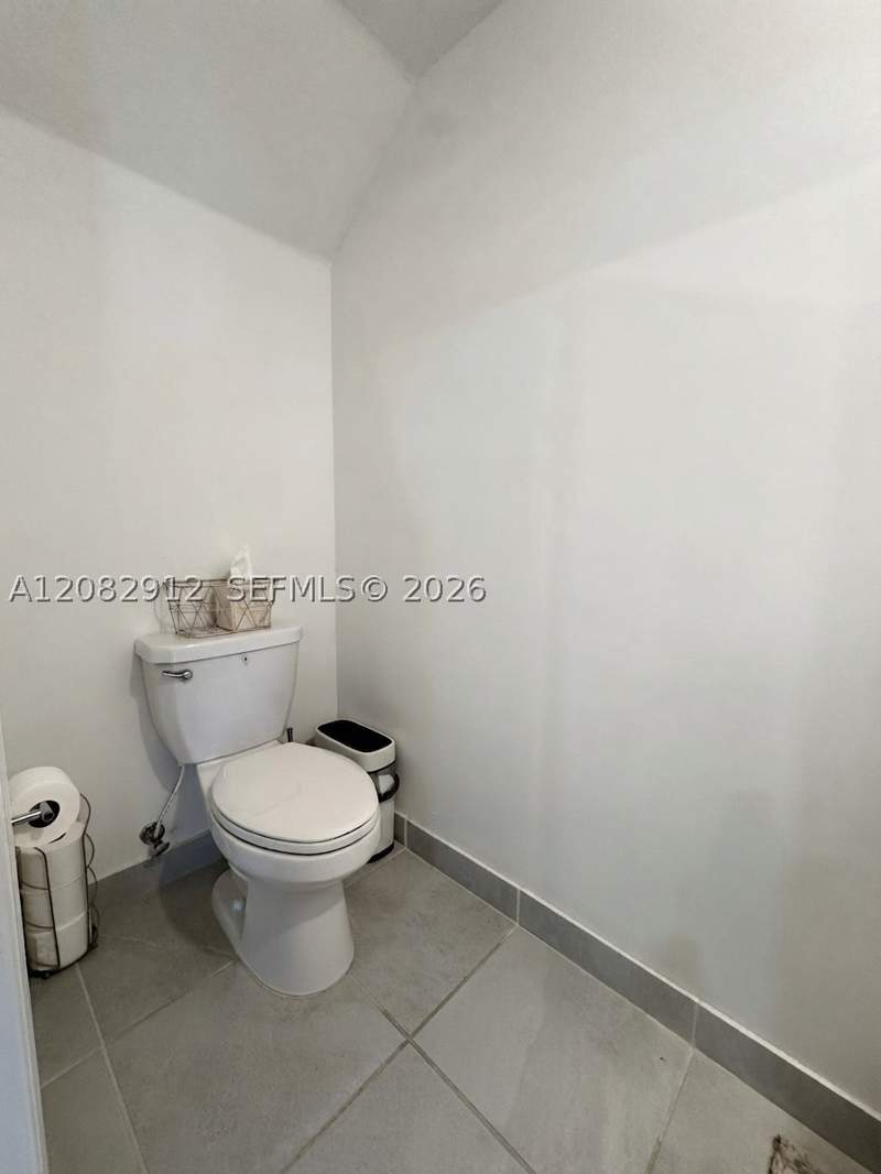 3 bedroom Villa at 11449 W 34th Ln, Aquabella North, Hialeah — photo 3