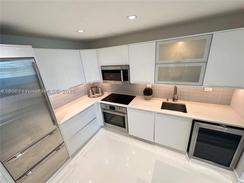 0 bedroom Condominium at 2301 Collins Ave 611, Roney Palace Condo, Miami Beach — photo 3