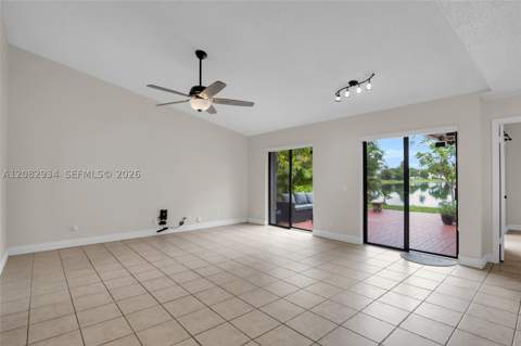 17624 NW 63rd Ct, Hialeah FL - photo 12 of 40