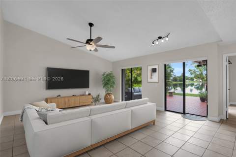 17624 NW 63rd Ct, Hialeah FL - photo 13 of 40
