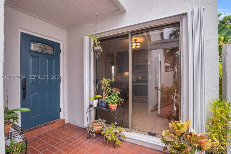 3 bedroom SingleFamilyResidence at 17624 NW 63rd Ct, The Moors Cluster Homes, Hialeah — photo 5