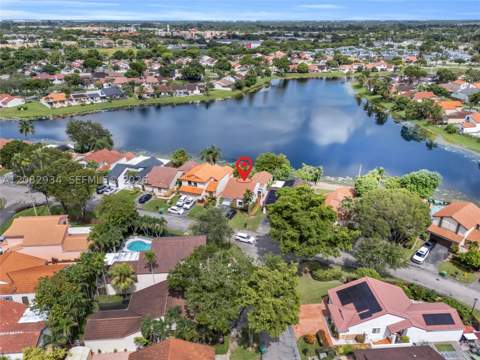 17624 NW 63rd Ct, Hialeah FL - photo 8 of 40