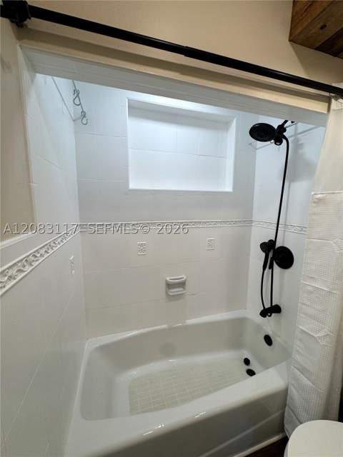 1160 W 33rd Pl, Hialeah FL - photo 10 of 29
