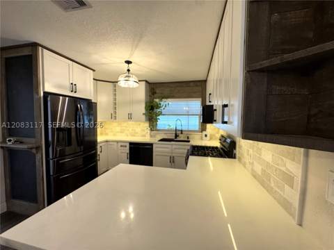 1160 W 33rd Pl, Hialeah FL - photo 14 of 29
