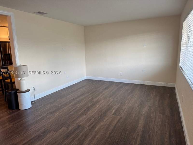 3 bedroom SingleFamilyResidence at 1160 W 33rd Pl, sel-clar manors, Hialeah — photo 5