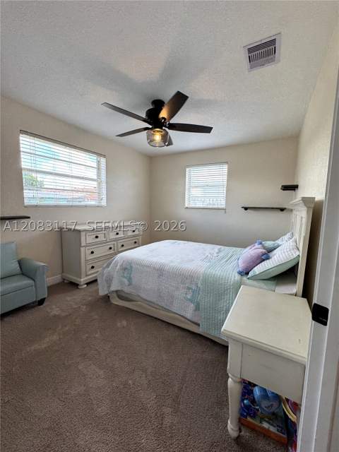 1160 W 33rd Pl, Hialeah FL - photo 8 of 29