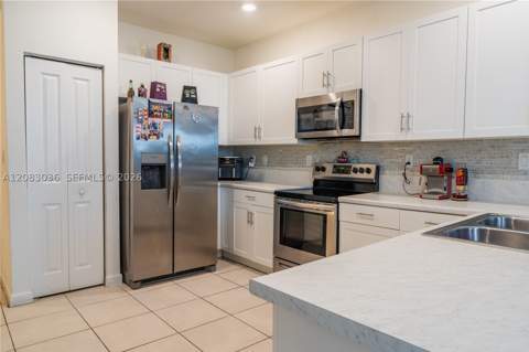 2641 SE 12th St, Homestead FL - photo 7 of 29