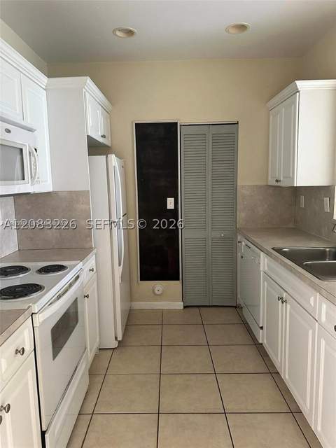 1040 NE 42nd Pl, Homestead FL - photo 12 of 18