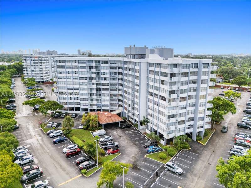 2 bedroom Condominium at 1200 NE Miami Gardens Dr 315W, Wilshire Condo, Miami — photo 4