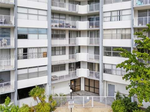 1200 NE Miami Gardens Dr 315W, Miami FL - photo 9 of 32