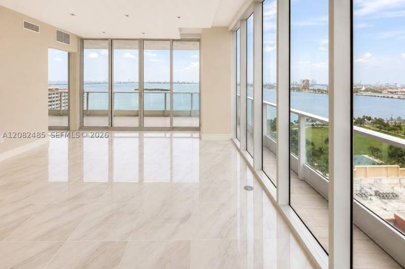 3 bedroom Condominium at 2020 N Bayshore Dr 1710, Paramount Bay Condo, Miami — photo 2