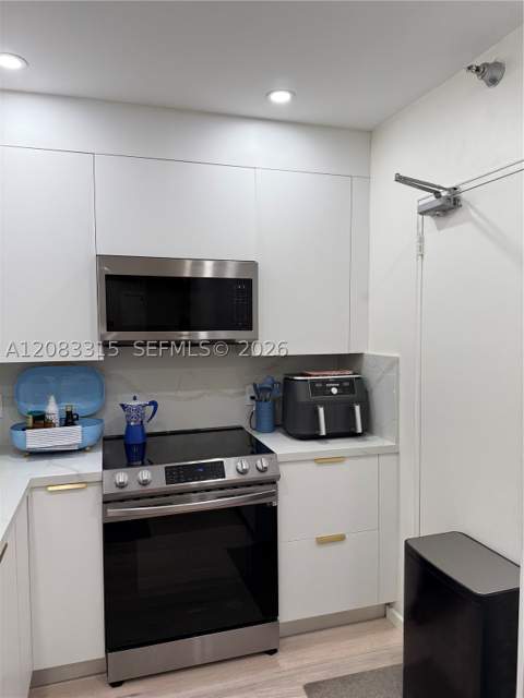 10185 E Collins Ave 822, Bal Harbour FL - photo 12 of 26