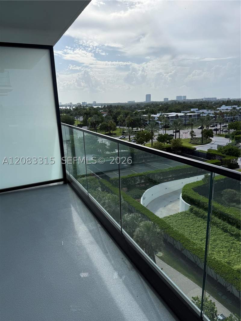 1 bedroom Condominium at 10185 E Collins Ave 822, The Plaza Of Bal Harbour, Bal Harbour — photo 4