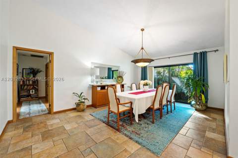 15625 SW 73rd Ct, Palmetto Bay FL - photo 8 of 47