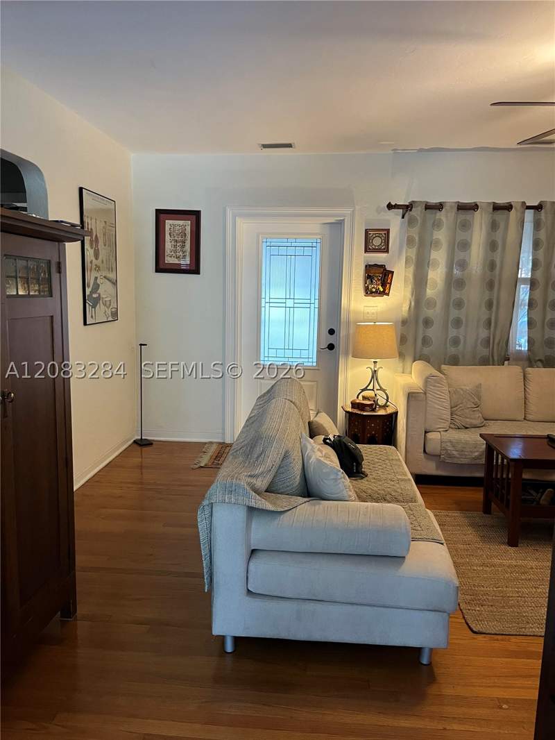 2 bedroom SingleFamilyResidence at 123 Sarto Ave, Coconut Gr Sec 1 C Gab, Coral Gables — photo 4