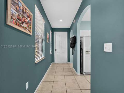 1030 NE 42nd Ter, Homestead FL - photo 6 of 18