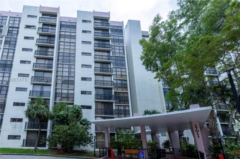 1 bedroom Condominium at 17011 N Bay Rd 716, Plaza Of Americas Condo P, Sunny Isles Beach — photo 2