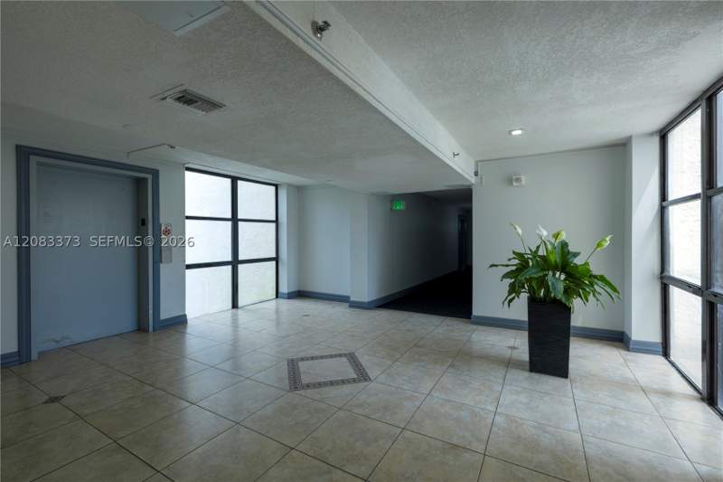 1 bedroom Condominium at 17011 N Bay Rd 716, Plaza Of Americas Condo P, Sunny Isles Beach — photo 5