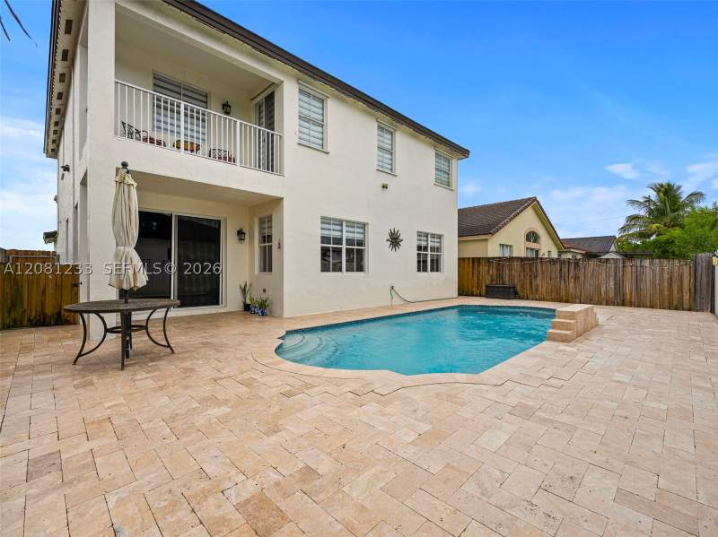 4 bedroom SingleFamilyResidence at 15541 SW 21st Ter, Century Estates 1st Addn, Miami — photo 2