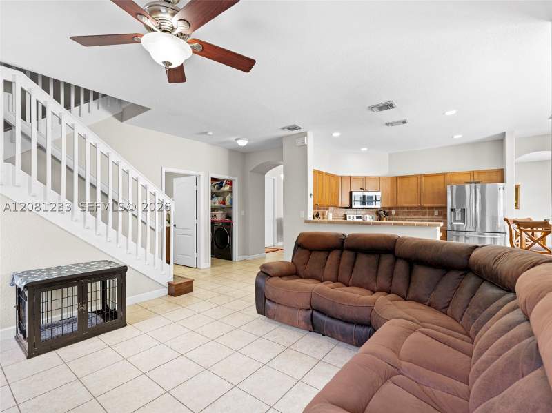 4 bedroom SingleFamilyResidence at 15541 SW 21st Ter, Century Estates 1st Addn, Miami — photo 4