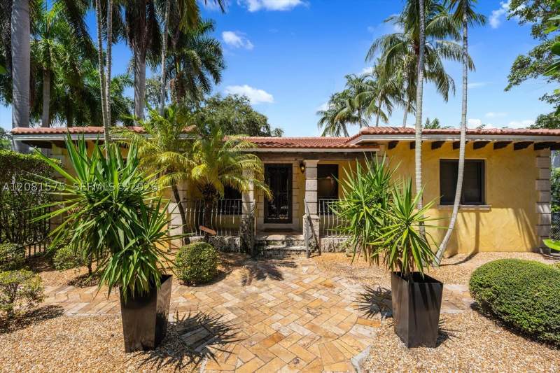 3 bedroom SingleFamilyResidence at 9204 NE 10th Ave, Amd Pl Golden Gate Pk, Miami Shores — photo 3