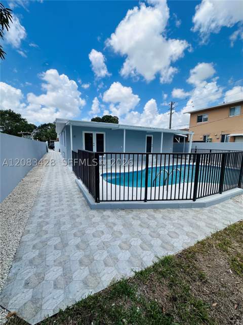 82 E 16th St, Hialeah FL - photo 10 of 42