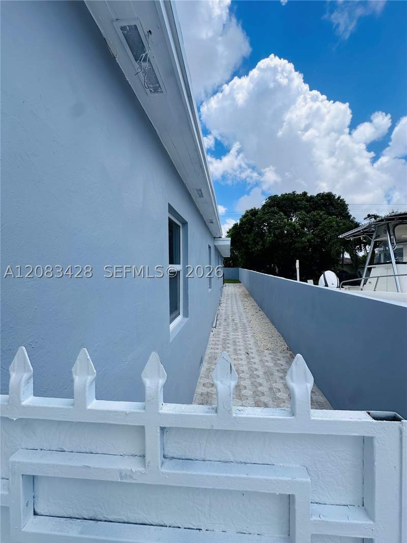 4 bedroom SingleFamilyResidence at 82 E 16th St, Town Of Hialeah 1 Addn Am, Hialeah — photo 5