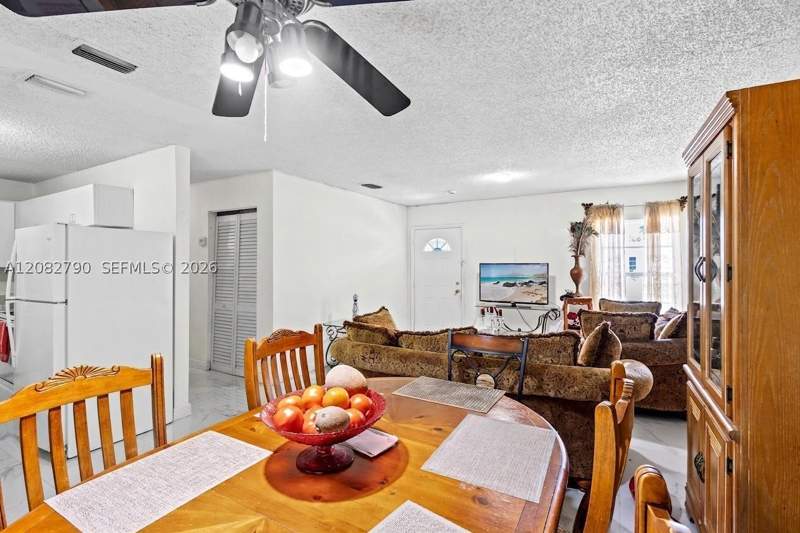 4 bedroom SingleFamilyResidence at 15724 SW 304th Ter, Knollwood Manor, Homestead — photo 5