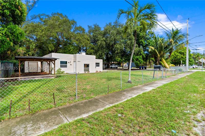 3 bedroom SingleFamilyResidence at 16860 NE 3rd Ct, Fulfordale, North Miami Beach — photo 2
