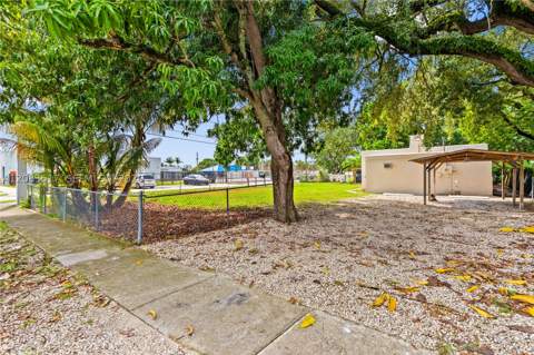 16860 NE 3rd Ct, North Miami Beach FL - photo 6 of 43