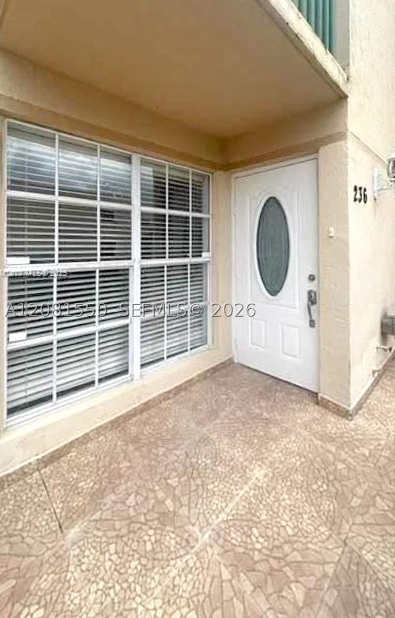 2 bedroom Townhouse at 1990 SW 121st Ct 236, Les Chateaux At Int Garde, Miami — photo 3